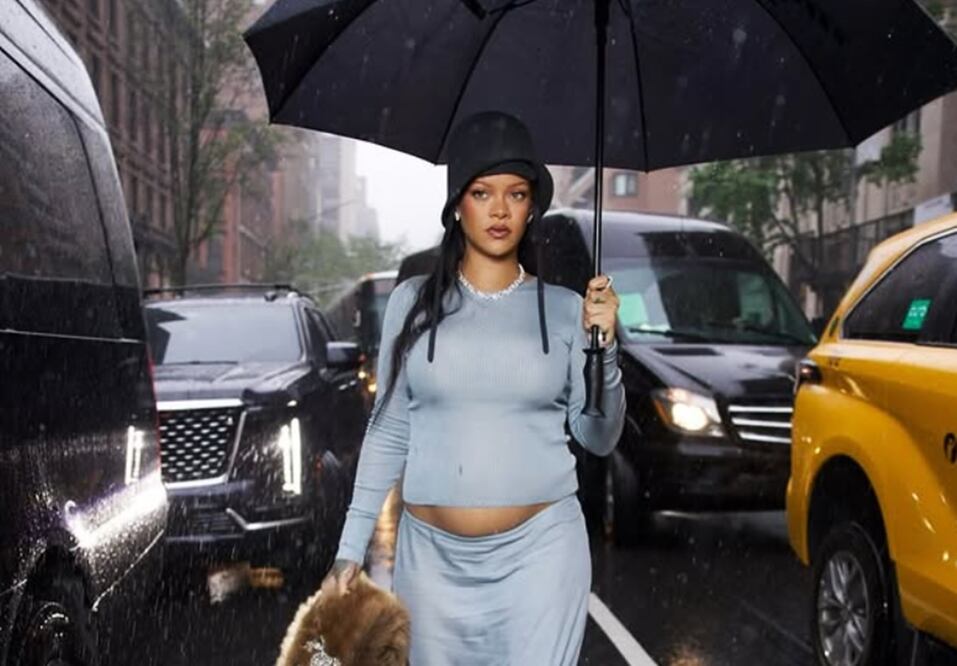 Rihanna comparte historia en su cuenta de Instagram, en la que su embarazo es notorio.
Foto: Instagram