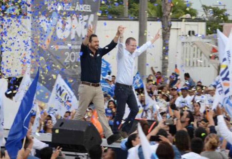 En Veracruz van por el voto entre trotes, baile y botarga