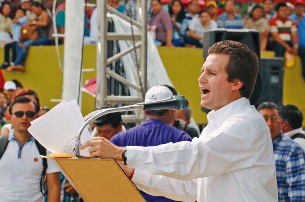 El perredista aduce que el llamado de la PGR se trata de una guerra sucia en su contra; él es un candidato fuerte para aspirar por el gobierno del estado, dice (ARCHIVO EL UNIVERSAL)