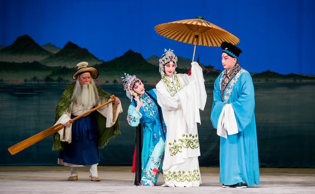 La escenografía está inspirada en paisajes reales de China con la intención de crear una atmósfera novedosa y realista. (FOTO: Cortesía INBA)