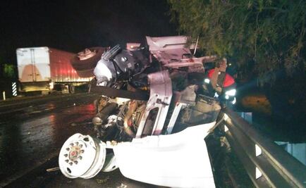 Vuelca camión en la México-Querétaro