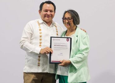 Gobierno de Yucatán galardona a 5 periodistas; corresponsal de EL UNIVERSAL recibe diploma por 47 años de labor