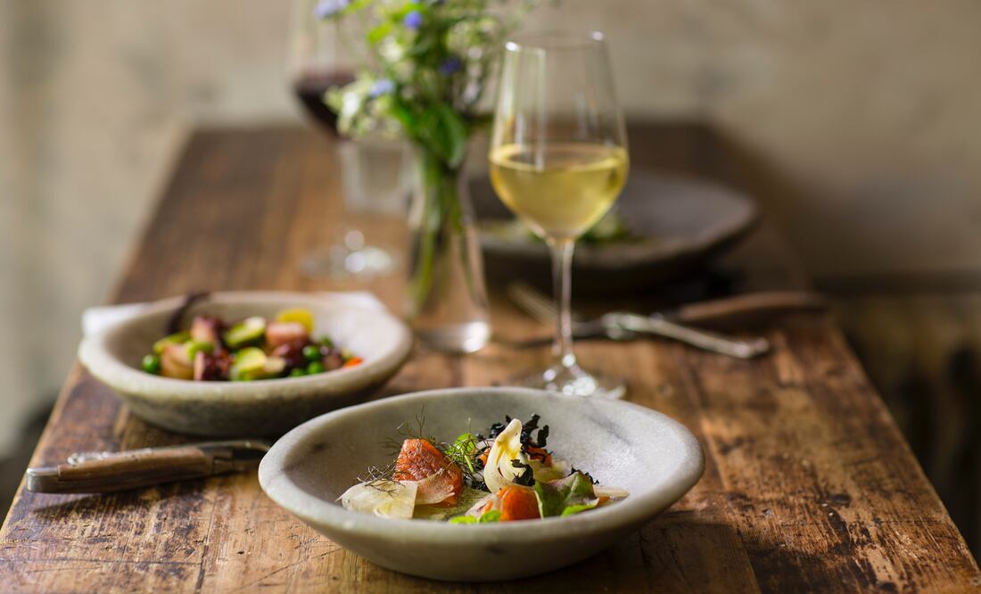 En CDMX hay diversas opciones para una comida o cena romántica / Foto: Stefan Johnson para Unsplash