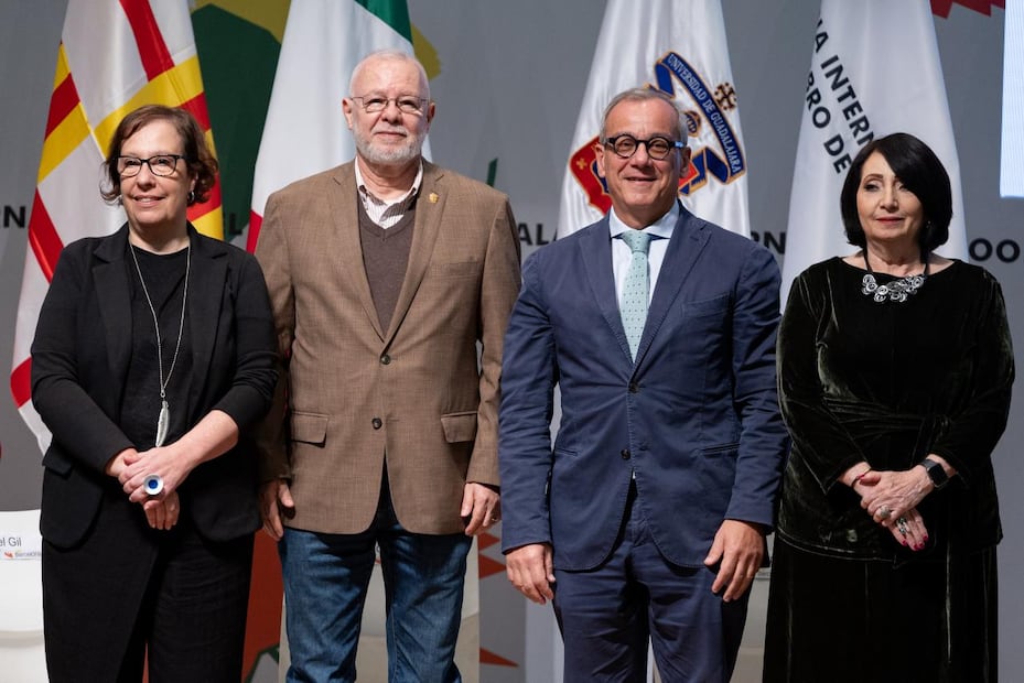 Cambio de estafeta Invitado de Honor 2025-2026 Barcelona / Italia, en el último día de la Feria Internacional del Libro (FIL) de Guadalajara 2025. Foto: Hugo Salvador/ EL UNIVERSAL