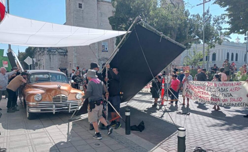 Ejidatarios se manifiestan frente al rodaje de película en Yucatán (19/11/2025). Foto: Especial