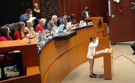 Niños toman la tribuna del Senado; exigen vacunas y hasta mandan saludos a AMLO