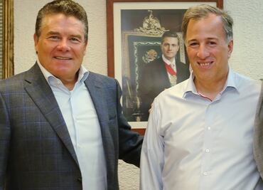 Díaz de la Torre ofrece apoyo de los maestros a José Antonio Meade