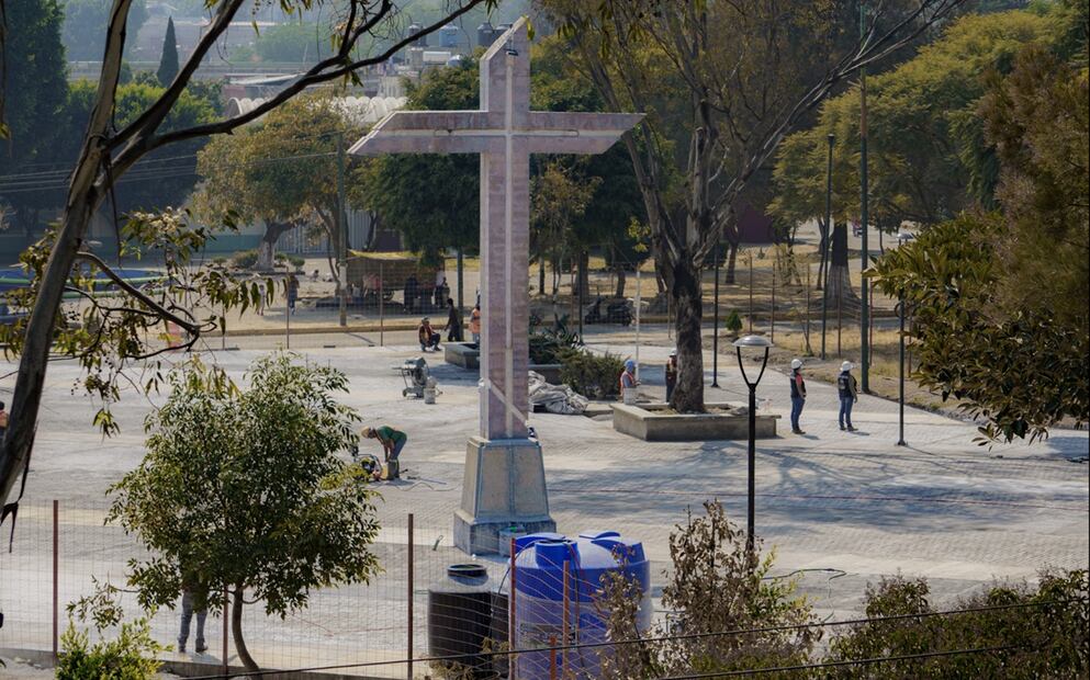 Comercios, bodegas e industrias se han instalado dentro de áreas que originalmente debían mantenerse con uso de suelo controlado o restringido a 41 años de las explosiones en San Juan Ixhuatepec. Foto: Osmar Alvarado/EL UNIVERSAL