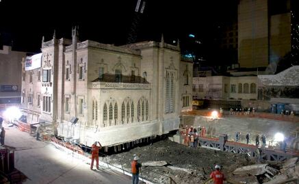 La casona gótica de Reforma que movieron completa varios metros