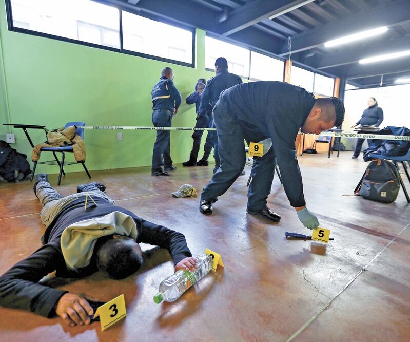 El curso de capacitación duró mes y medio en Nicolás Romero y actualmente se imparte en la Academia de Policía de Toluca. Fotos/JORGE ALVARADO. EL UNIVERSAL
