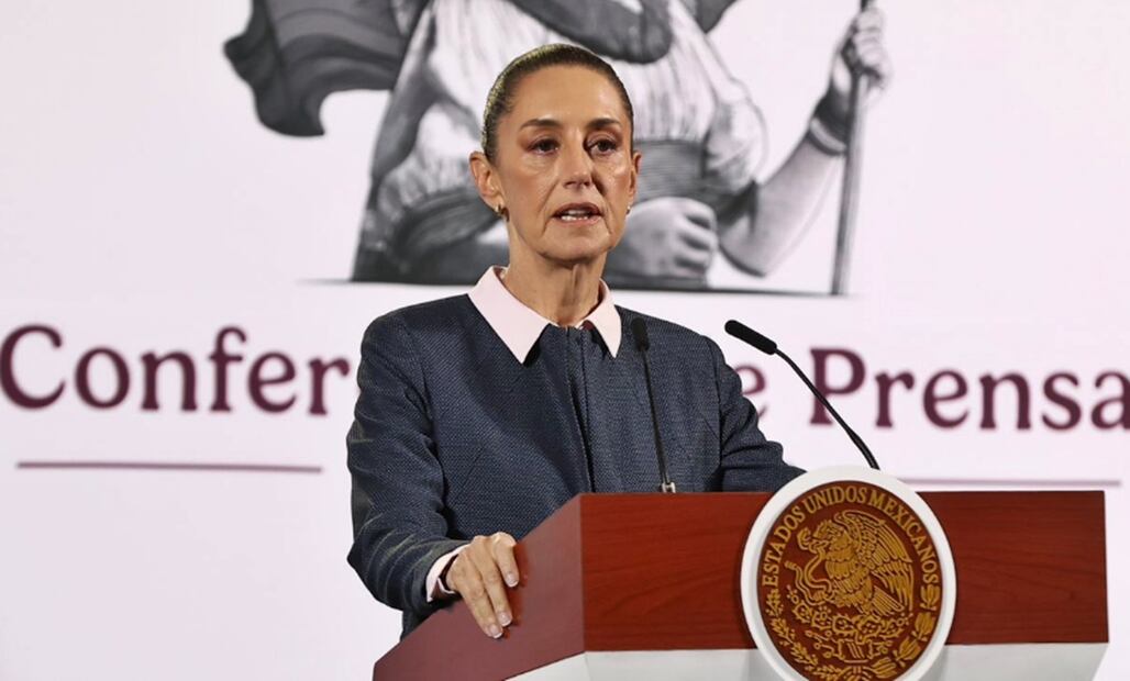 Luego de las amenaza del presidente electo Donald Trump, de aumentar 25% los aranceles a productos mexicanos, la mandataria Sheinbaum Pardo manifestó que este aumento a aranceles no es aceptable y causaría en ambas naciones inflación y pérdidas de empleos, por lo que advirtió que "a un arancel, vendrá otro en respuesta y así hasta que pongamos en riesgo empresas comunes". Foto: Berenice Fregoso/EL UNIVERSAL