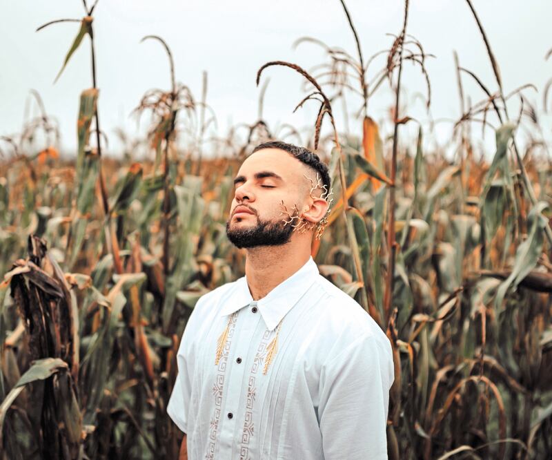 Díaz explica que quiere marcar una diferencia, escribir temas románticos, que “llenen el alma de las personas”. Satus Media