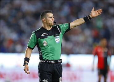 La final entre Pachuca y Atlas se retrasó por fallas de comunicación entre los árbitros