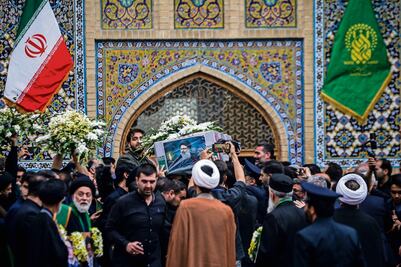 Jefe del Parlamento iraní se registra como candidato para las elecciones presidenciales