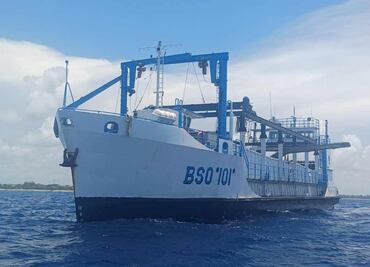 Semar continúa combatiendo el sargazo en playas de Quintana Roo; buque recolecta 164 toneladas en el mar