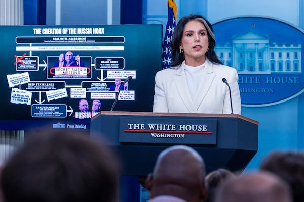 Tulsi Gabbard dimite como directora de Inteligencia de EU; será a partir del 30 de junio