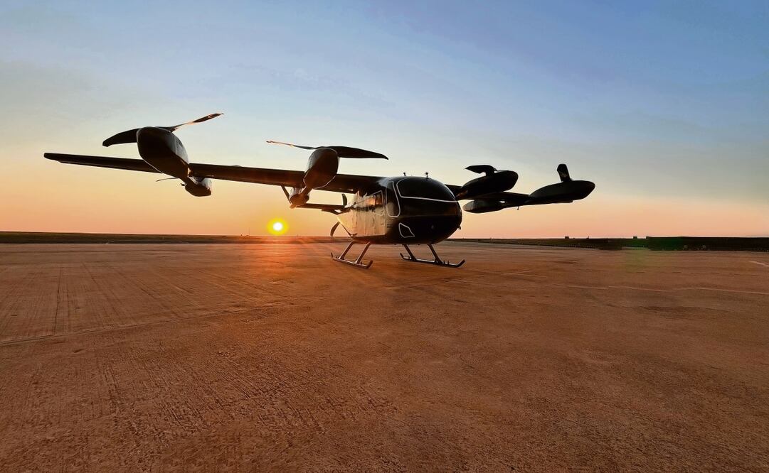 El primer prototipo a escala real del avión eléctrico de despegue y aterrizaje vertical. Foto: EFE