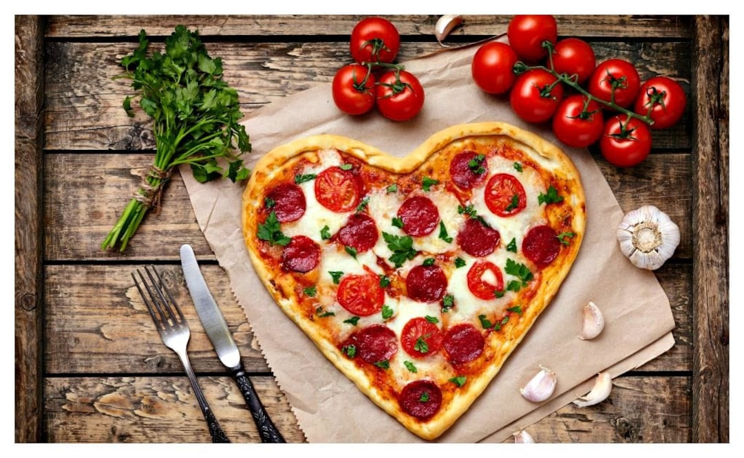 La pizza y la comida italiana son algunas de las opciones más socorridas para esta celebración.