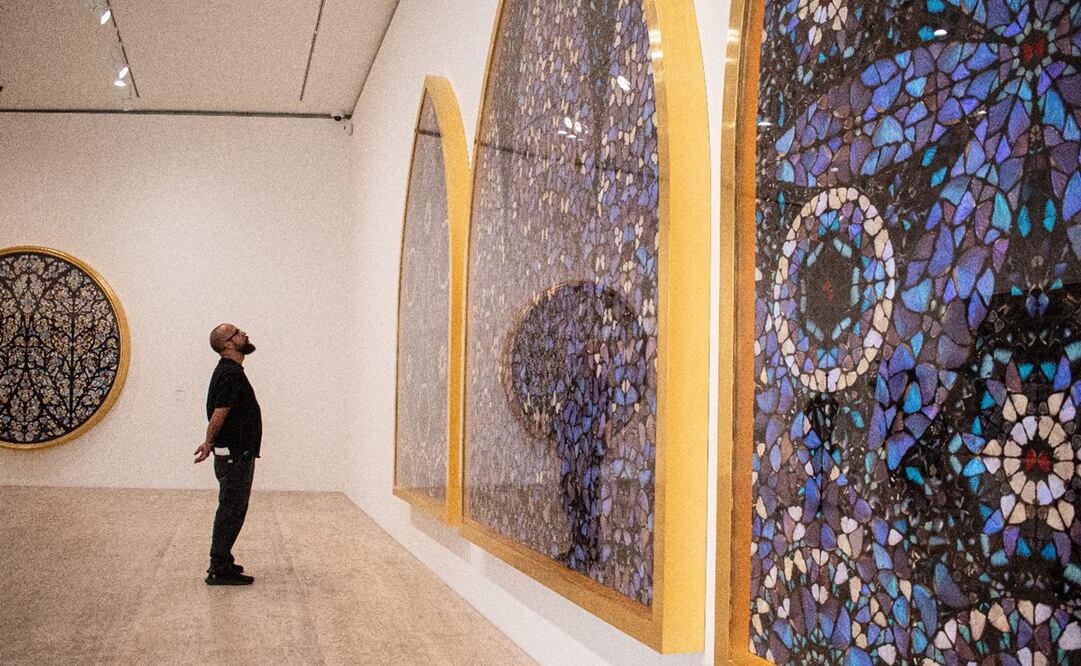 Hirst explora las formas en las que los humanos negociamos con nuestra mortalidad, a través de distintos sistemas de creencias como la ciencia y la religión.