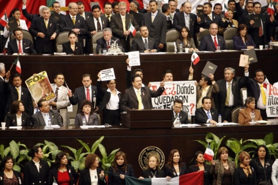 20 años de AMLO y Fox, del desafuero a "darle en la madre a la 4T"