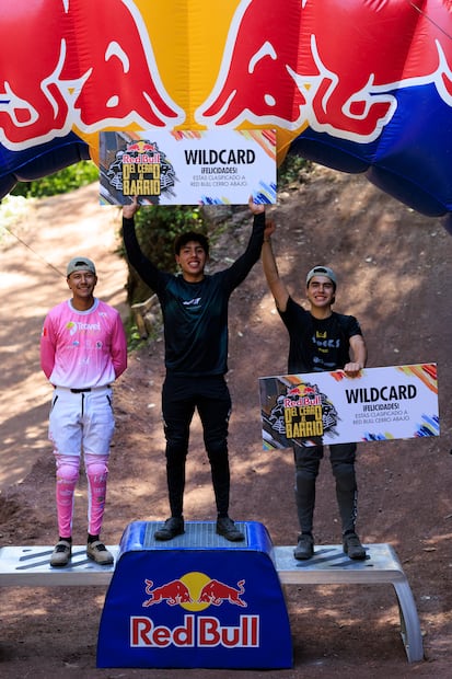 Ganadores bootcamp Red Bull del Cerro al Barrio en Valle de Bravo / Foto: Red Bull Content Pool