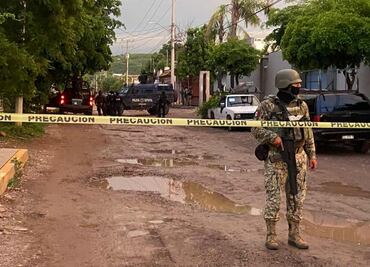 Hombres armados balean a policías en Culiacán; hay un hombre muerto y varios detenidos