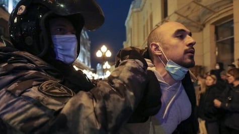 Más de mil 300 detenidos en Rusia por protestar contra movilización de más tropas