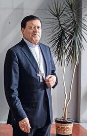 Premian al cardenal Rivera en Chicago