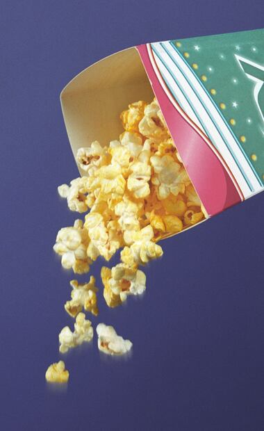 Las palomitas saladas ganaron su lugar en los estantes y luego en las dulcerías de las salas de cine. Archivo EL UNIVERSAL.