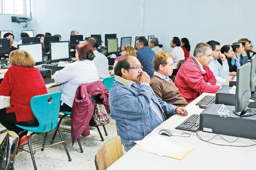 El IEEPO asegura que tiene previstos los medios para cubrir a los maestros que se den de baja por no cumplir con la evaluación (ARCHIVO EL UNIVERSAL)