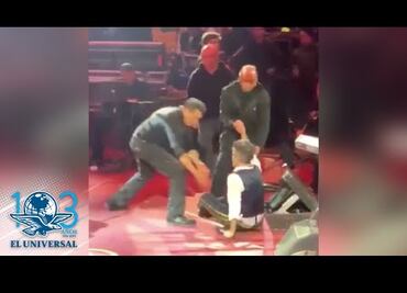 “El Potrillo” se cae en concierto