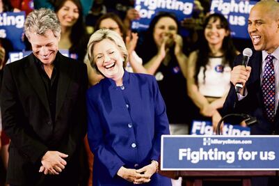 Sólo por cuatro puntos aventaja Hillary Clinton a Donald Trump