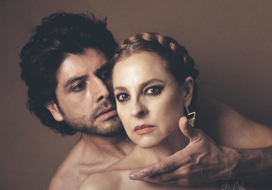 Marina de Tavira comparte escena con Everardo Arzate, entre otros actores. Foto: de Incidente teatro