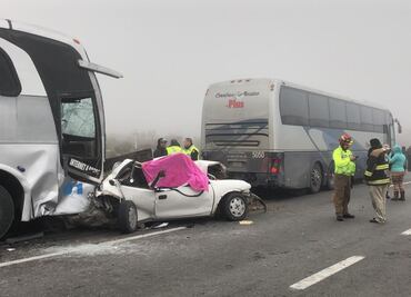 Choque carretero en NL deja dos muertos y 6 heridos