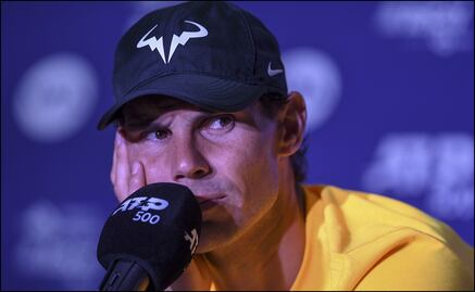 Rafa Nadal agobiado por los fanáticos mexicanos en el abierto de Acapulco