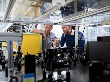 Multan a compañías de semiconductores para autos por alza de precios