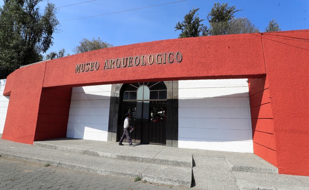 A casi cinco meses del sismo del 19 de septiembre, la colección que el Museo Arqueológico de Xochimilco exhibía sigue tirada y desordenada. 