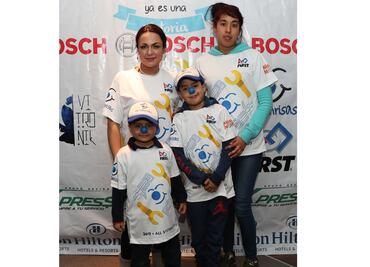 Condecoran a niños con cáncer en concurso de robótica