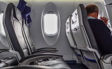 El truco de TikTok para que nadie se siente a tu lado en el avión