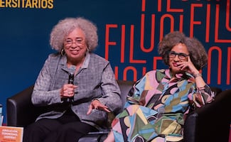 Protesta, ovaciones y Angela Davis en la UNAM
