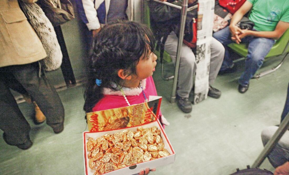 Los adultos usan a los menores como vendedores porque saben que las autoridades no están facultadas para proceder, dijo la diputada Rebeca Peralta (ARCHIVO EL UNIVERSAL)