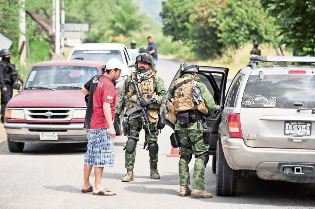 Piden sacar al Ejército. Integrantes del movimiento Contra la Militarización instalaron la mesa de Abrogación de la Ley de Seguridad Interior (ARCHIVO EL UNIVERSAL)