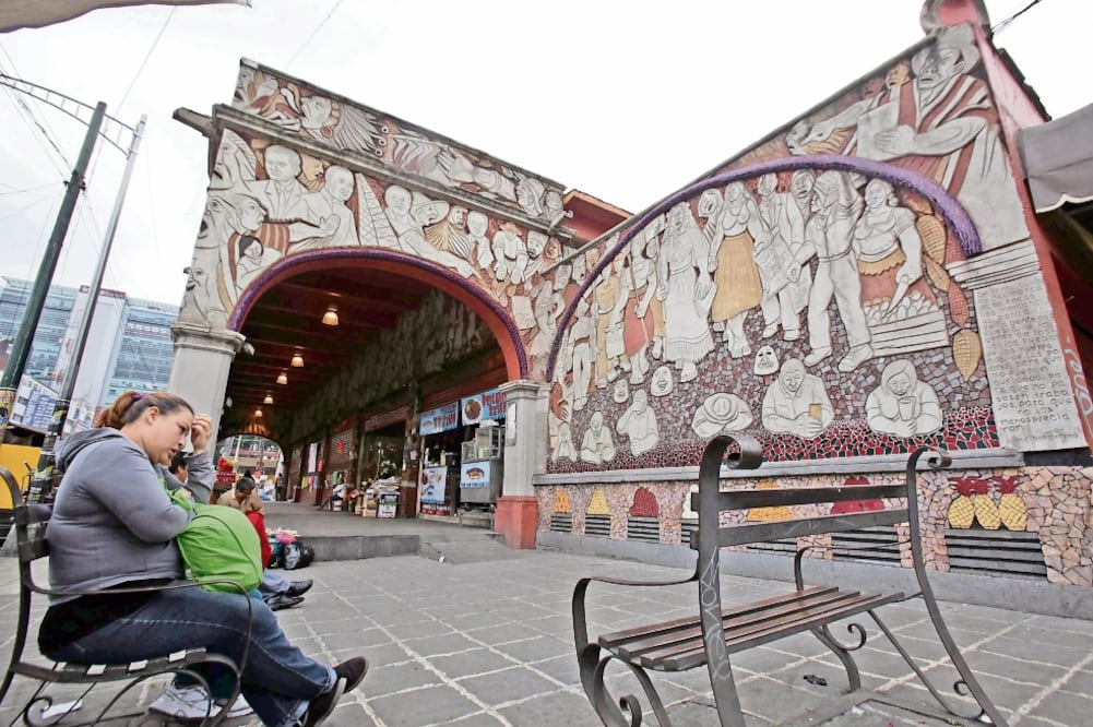 Otro trabajo del muralista se puede apreciar en el Mercado Muzquiz, en San Ángel (ARCHIVO EL UNIVERSAL)