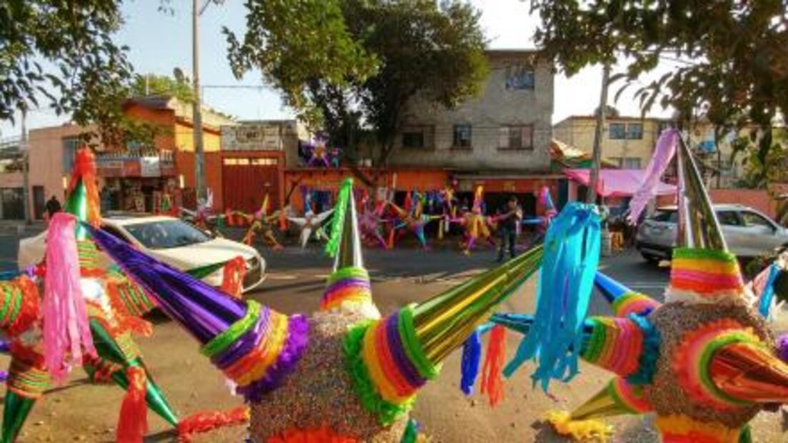 Piñatas: los símbolos multicolores del país