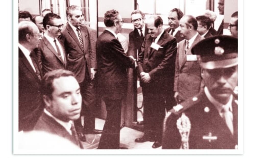 Línea 1 del Metro, fantasmas, leyendas y otras curiosidades