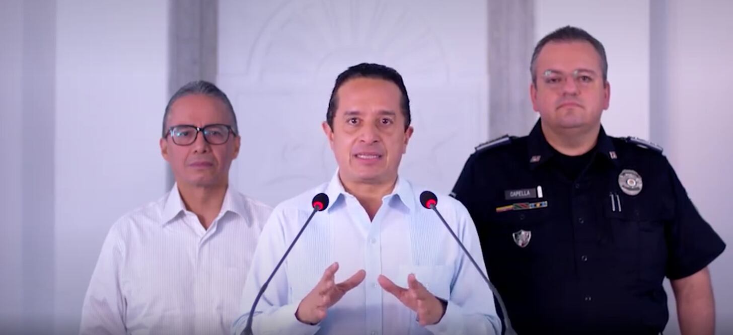 Al centro el gobernador de Quintana Roo, Carlos Joaquín González brinda su primer mensaje sobre acciones, avances y temas en materia de seguridad (ESPECIAL)