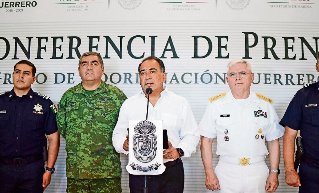 Héctor Astudillo, gobernador de Guerrero, anunció ayer la captura de Edilbe rto o Alberto Bravo Barragán, El Gavilán (DASSAEV TÉLLEZ. EL UNIVERSAL)