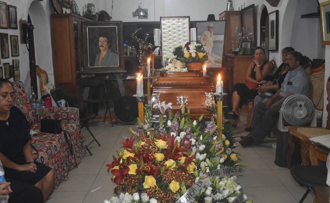 Durante la madrugada solo personas cercanas estuvieron acompañando al actor. Foto: Armando Pereda