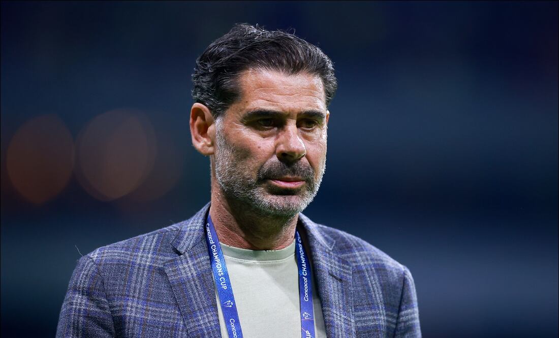 Fernando Hierro rompió el silencio acerca de su salida de Chivas: “Fuimos muy honestos y siempre le desearé lo mejor” / FOTO: Imago7