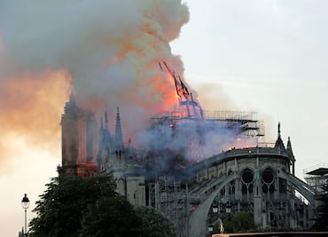 Políticos mexicanos lamentan el incendio en la catedral de Notre Dame